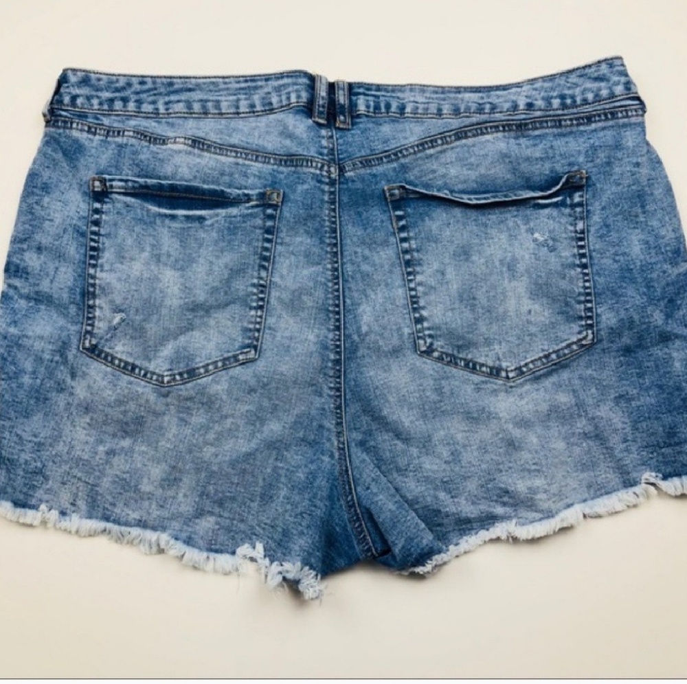 Torrid Refugee high rise shorts